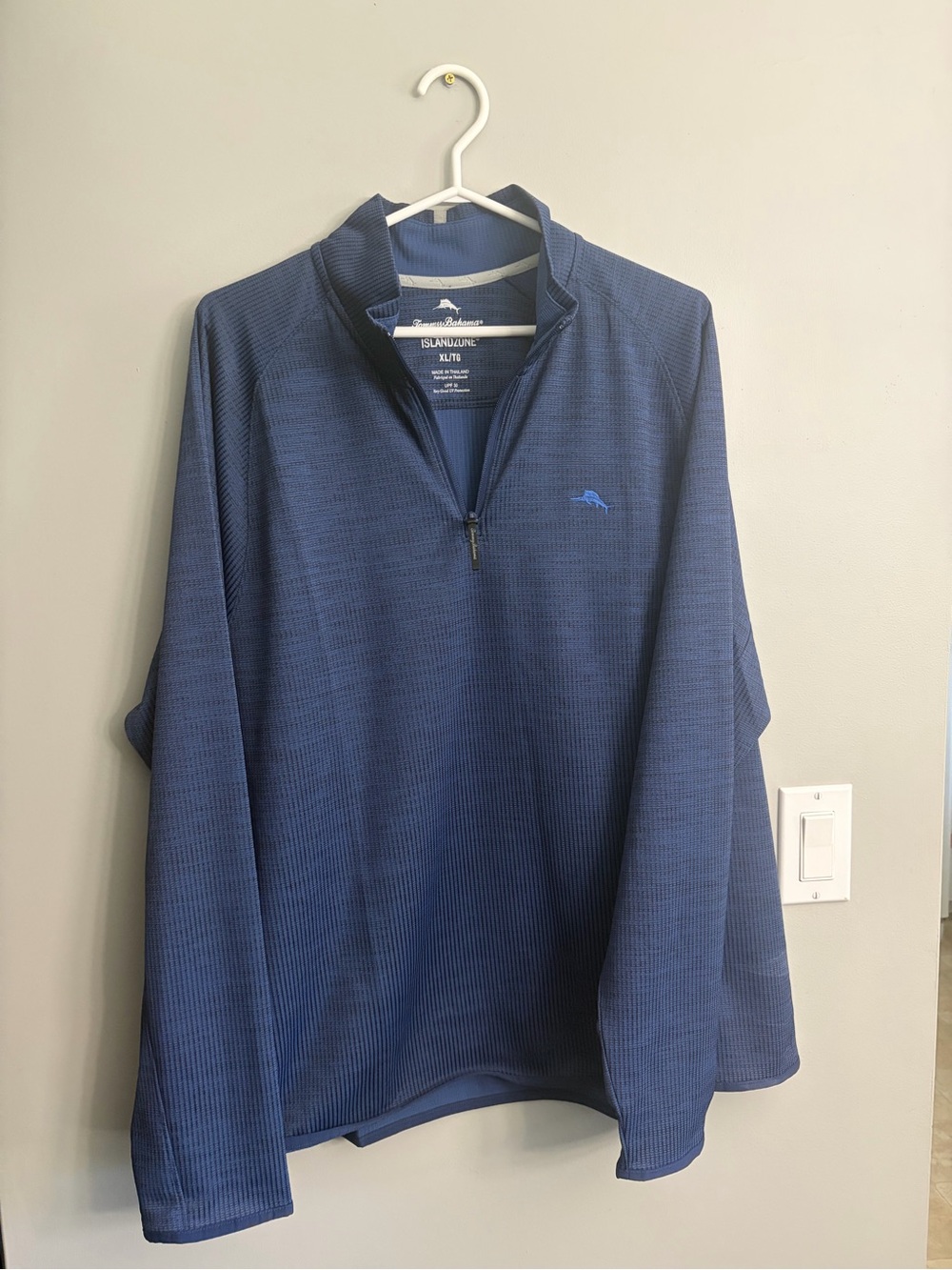 Tommy Bahama Navy Textured Quarter-Zip Pullover light golf